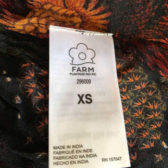 Farm Rio Black River Creatures Smocked Blouse X-Small - Picture 15 of 16